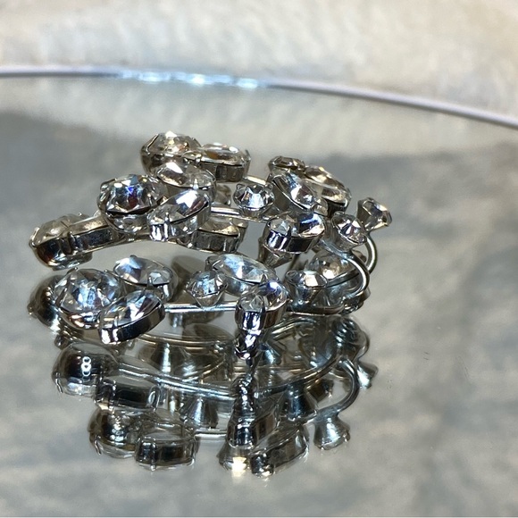 KRAMER OF NEW YORK SIGNED VINTAGE LAYERED RHINESTONE BROOCH PIN MARQUISE CHATON - Picture 5 of 9